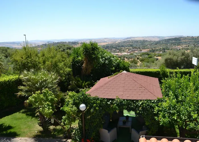 Due Fontane לינה וארוחת בוקר קלטניסטה