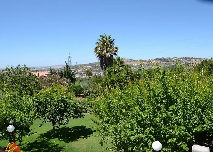 Due Fontane לינה וארוחת בוקר 4*